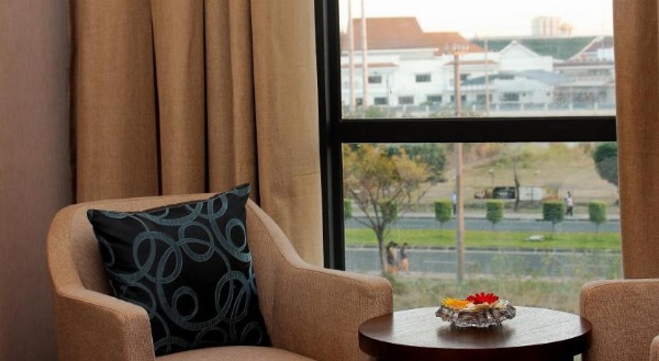 Golden Phoenix Hotel Manila image 37